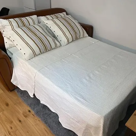 La - Charming 2 Paris