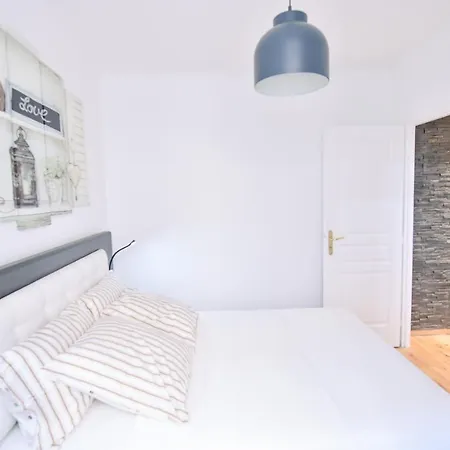 Lägenhet La - Charming 2 *