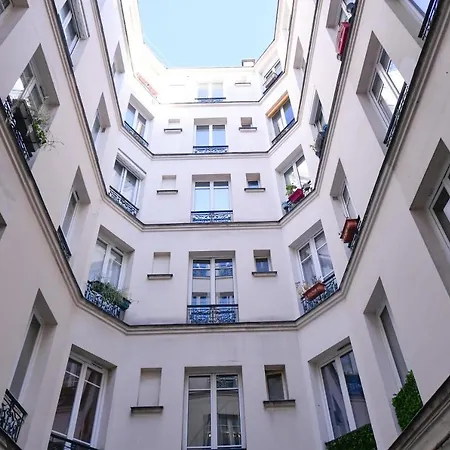 La - Charming 2 Paris